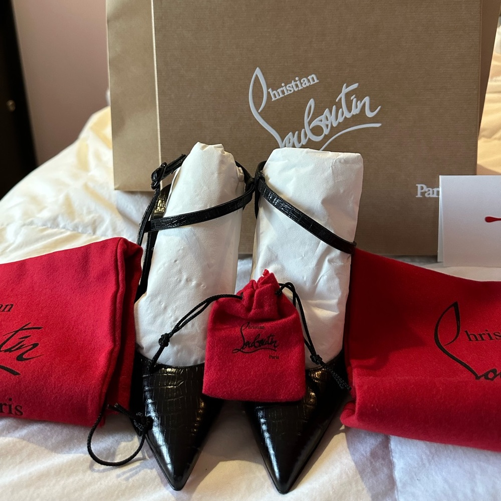 Authentic Christian Louboutin JenLove  100